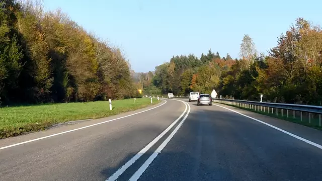 Zwischen Thaleischweiler-Fröschen und Höheischweiler wird die A62 saniert – mit Auswirkungen auf den Verkehr in beide Richtungen.  | Foto: Stegner