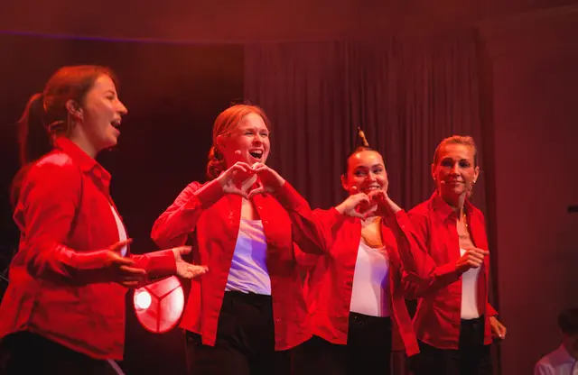 Frauenensemble: v.l Scarlett, Sophie, Britta, Gabriele | Foto: Wald_Studio_