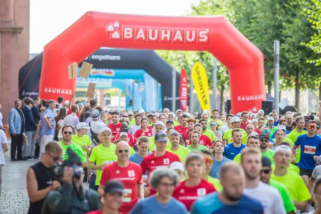 Bauhaus Firmenlauf - neuer Teilnehmerrekord  | Foto: Roland Kohls