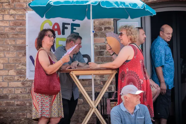 Festungsfest 2025: Geselligkeit, gutes Essen und kühle Getränke | Foto: Paul Needham