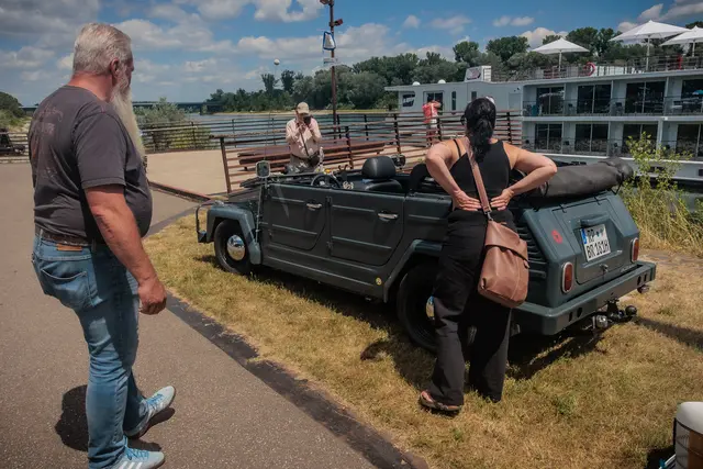 Festungsfest 2025:  Am Rheinvorland kommen die Oldtimer- und US Car-Fans auf ihre Kosten | Foto: Paul Needham