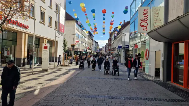 Am Donnerstagmittag verständigten Mitarbeiter einer Parfümerie in der Fackelstraße die Polizei, nachdem sie eine mutmaßliche Ladendiebin beobachtet hatten | Foto: Ralf Vester