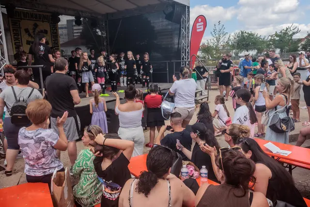 Festungsfest 2025: Geselligkeit, tolles Programm, gutes Essen und kühle Getränke | Foto: Paul Needham