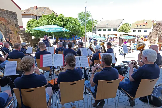  Für musikalische Stimmung sorgt die Kolpingkapelle Kindsbach | Foto: Erik Stegner