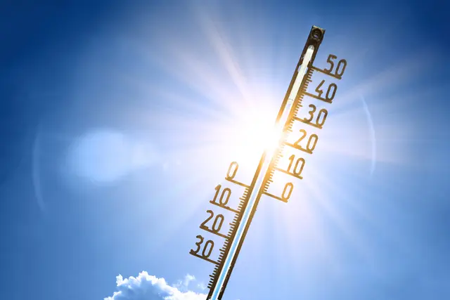 Um der Hitze zu entkommen, öffnet die protestantische Kirche in Katzweiler ihre Pforten | Foto: Thaut Images/stock.adobe.com