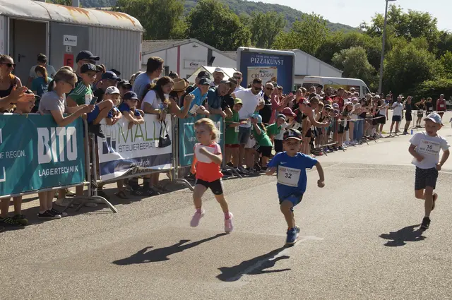 Zieleinlauf der Bambinis | Foto: Anja Stemler