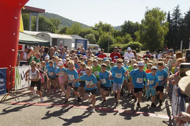 4. Draisinenlauf Start des Schülerlaufs | Foto: Anja Stemler
