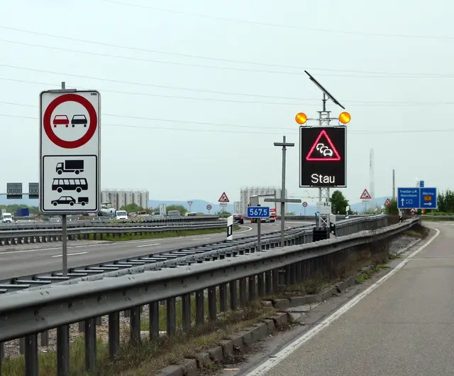 Bauarbeiten - Autobahn - Stau / Symbolfoto | Foto: Gisela Böhmer