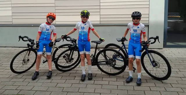 Vor dem Rundstreckenrennen (v.l.n.r. Luca Giro, Felix Bierling und Constantin La Cava) | Foto: |HSchäffer