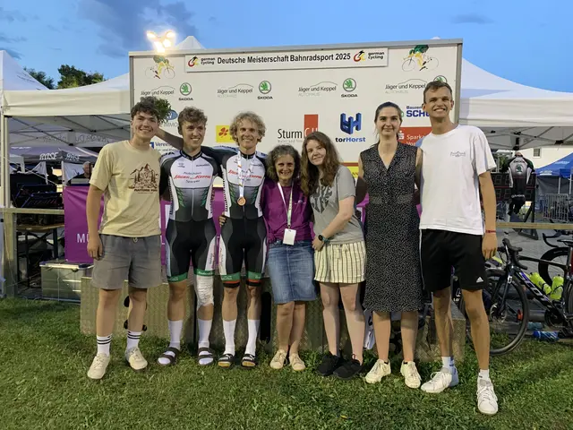 Gruppenfoto mit Familie und Freunden | Foto: Michael Sonnick