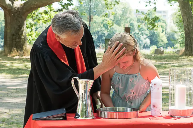 Ob angemeldet oder spontan: Am 10. August tauft die Protestantische Kirche auf der Parkinsel. | Foto: Prot. Dekanat LU/Wagner