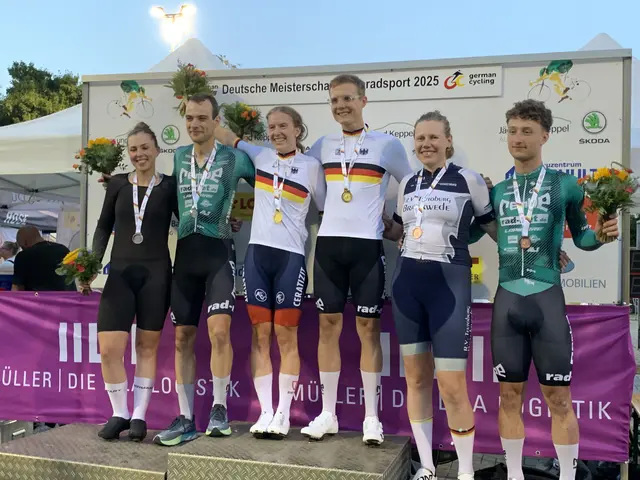 Gruppenbild mit den Damen bei der Siegerehrung | Foto: Michael Sonnick