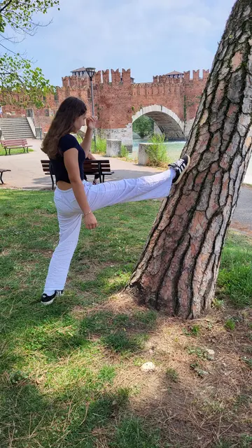 Alesya beim Bäume fällen | Foto: VIKINGS MUAY THAI e.V.