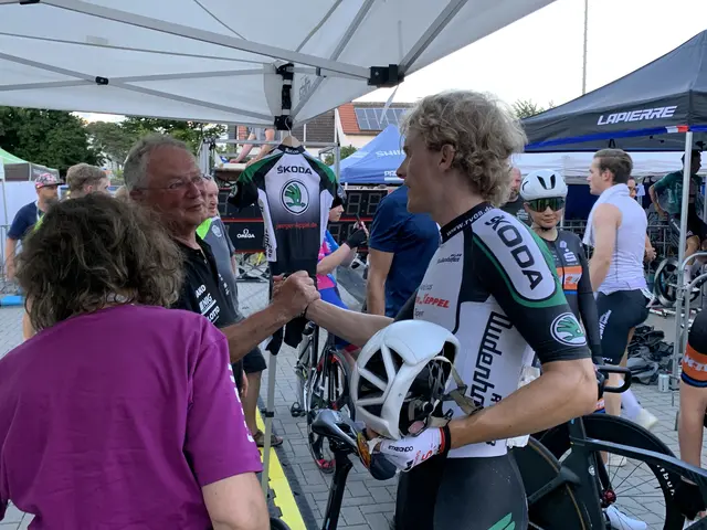 Gratulation von Frank Ziegler | Foto: Michael Sonnick