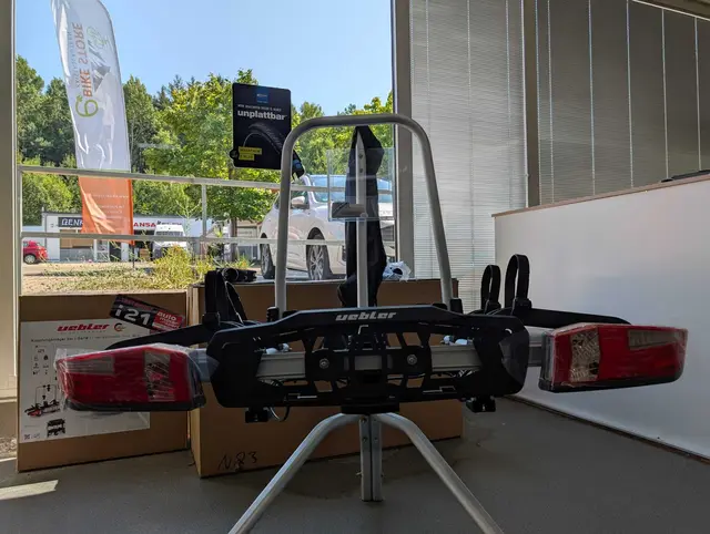 Mit dem passenden Fahrradträger ist selbst der Transport von schweren E-Bikes kein Problem. Das Autohaus Jörg Beilfuß berät individuell | Foto: Beilfuß