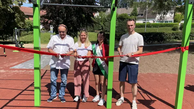 v.l.n.r.: Ulrich Ernst (1. Beigeordneter Stadt Kusel), Kira Keßler (CDO LAND L(i)EBEN), Kuseline Mariana Varejão Pinheiro, Johannes Huber (1. Kreisbeigeordneter)
 | Foto: Kreisverwaltung Kusel, Alexander Kleinschmidt