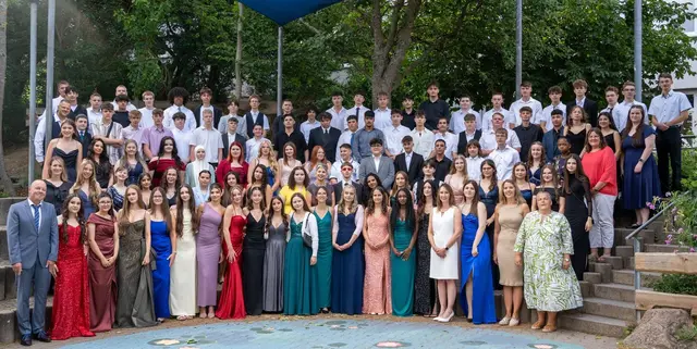 Der Abschlussjahrgang 2025 der Georg-von-Neumayer-Schule | Foto: Vanessa Steiner, Neumayerschule