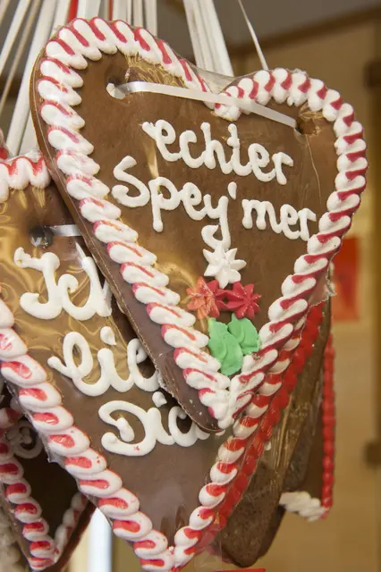 Traditionell ist der Montag auf dem Brezelfest der Tag der Betriebe, an dem jede Menge "echte Spey'mer" auf dem Festplatz zu finden sind | Foto: Klaus Venus/gratis