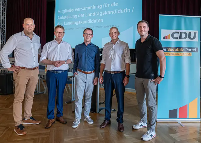 v.l.n.r.: Martin Brandl (stellvertretender CDU-Kreisvorsitzender), Dr. Thomas Gebhart MdB, Oliver Jauernig, Florian Bellaire MdL, Thorsten Rheude (CDU-Kreisvorsitzender), (Bildquelle Rolf H. Epple)„ | Foto: Rolf H. Epple