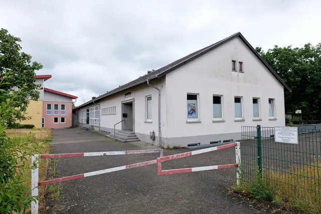Die Grundschule Hütschenhausen steht im Fokus einer Machbarkeitsstudie – im September soll der Verbandsgemeinderat über mögliche Sanierungs- oder Ausbaupläne beraten. | Foto: Erik Stegner