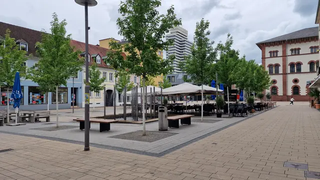 In der Nacht auf Donnerstag kam es auf dem Schillerplatz in Kaiserslautern zu einem Raubdelikt | Foto: Ralf Vester