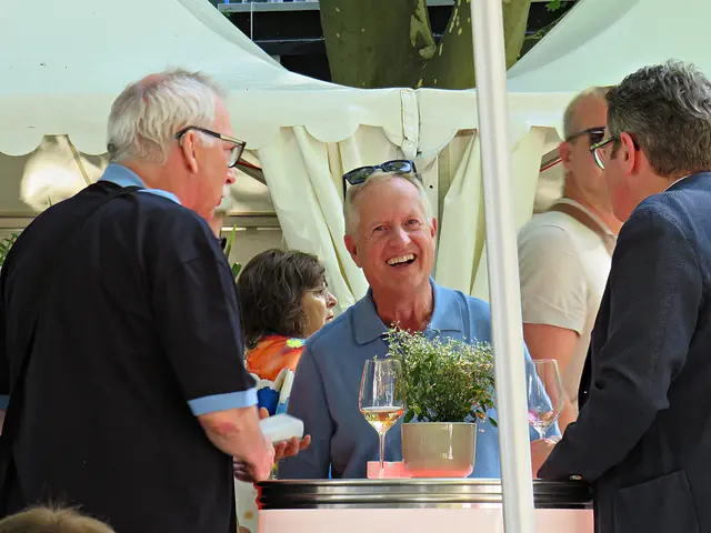 Dr. Peter Uebel gesellte sich hinzu | Foto: Brigitte Melder