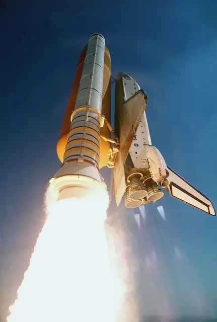Am 11. Februar 2000 startete die Raumfähre Endeavour vom Kennedy Space Center Startrampe 39A zur Mission STS-99, auch bekannt als Shuttle Radar Topography | Foto: NASA