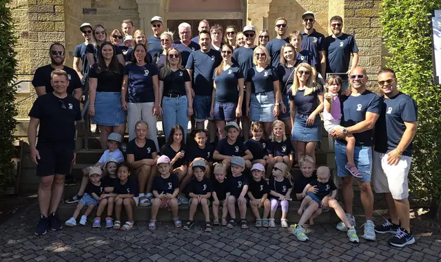 Die Wicker Wacker Familie vor der offiziellen Markteröffnung am Samstagnachmittag | Foto: Wicker Wacker