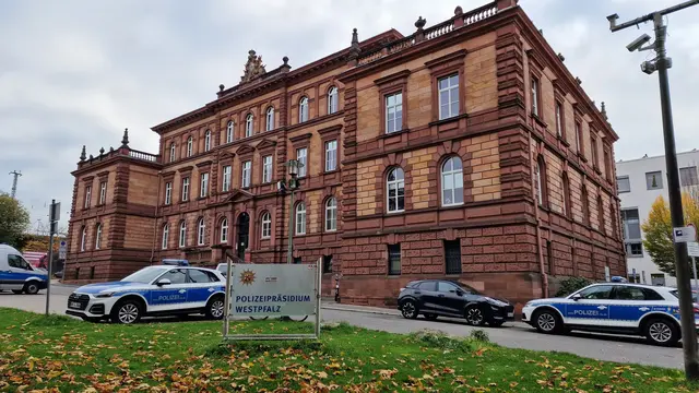 Gegen 2.50 Uhr erschien die Frau unvermittelt vor der Polizeiinspektion 2 in der Logenstraße | Foto: Ralf Vester