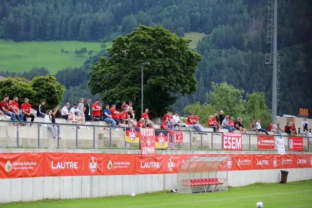 Den Fans der Roten Teufel ist kein Weg zu weit für ihren geliebten Verein | Foto: Thomas Hilmes