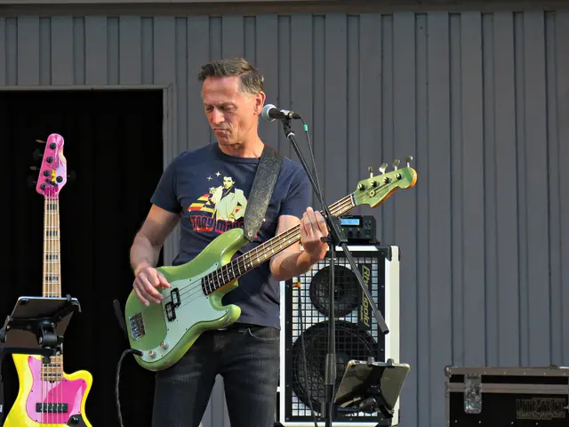 Frowin Ickler am Bass | Foto: Brigitte Melder