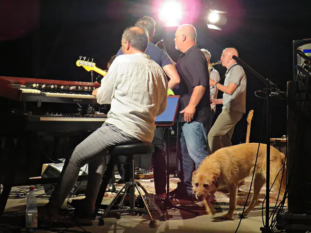 Hund auf der Bühne ..... und keiner hats bemerkt | Foto: Brigitte Melder