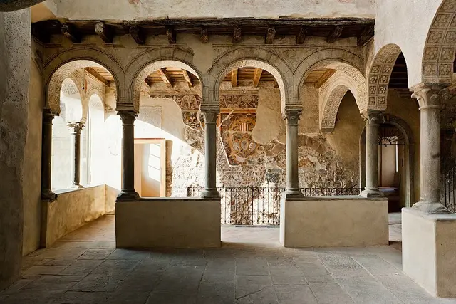 Das Innere des Palazzo della podestà
Link:
https://it.wikipedia.org/wiki/Palazzo_del_Podest%C3%A0_(Bergamo)#/media/File:Palazzo_del_Podest%C3%A0_-_interno.jpg | Foto: Tyff87 - Wikimedia