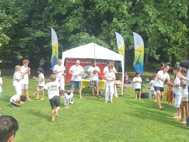 Auch auf der Wiese gab es Vorführungen, wie hier Capoeira. Dabei handelt es sich um eine brasilianische Kampfkunst, die Elemente aus Tanz, Musik und Akrobatik vereint. | Foto: BAS