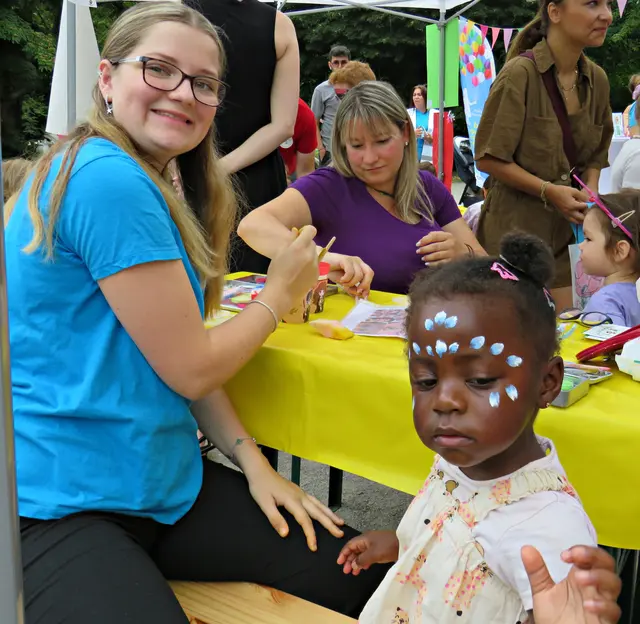 Kinderschminken war heiß begehrt | Foto: Brigitte Melder