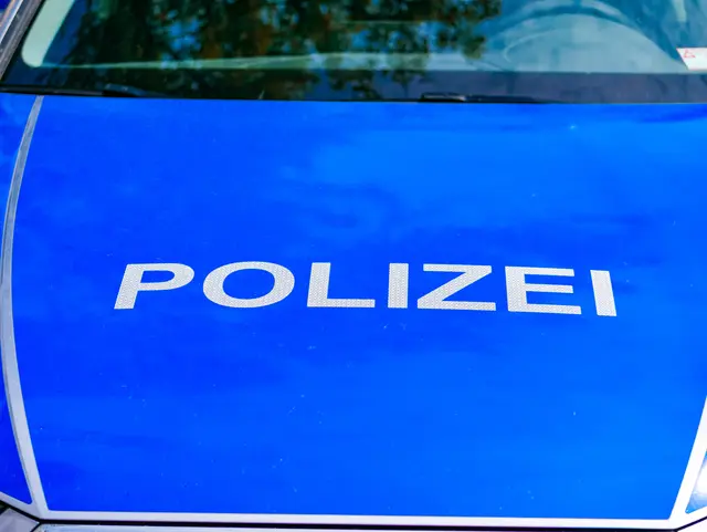 Polizei im Einsatz/ Symbolfoto | Foto: Kim Rileit