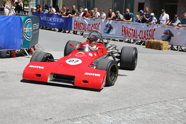 David Brabham in einem Auto das seinen Namen trägt - Brbham BT-38 | Foto: moto - foto