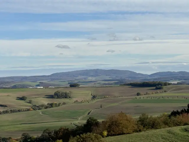 Donnersberg, mit 687 Metern höchster Berg der Pfalz, fotografiert von der Lettweilerer Höhe  | Foto: Arno Mohr 