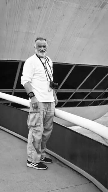 Fotograf Horst Hamann mit seiner Kamera | Foto: Marie Préaud