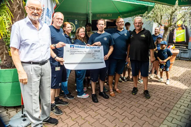 Die Feuerwehr bedankt sich | Foto: Wolfgang Neuberth