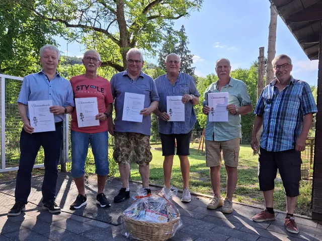 (v.l.n.r.) Thilo Schäfer, Wolfgang Leisner, Hermann Schäfer, Gerhard Weidler, Karl-Friedrich Schwarz und Thomas Theobald (1. Vorsitzender) | Foto: Anika Krauß