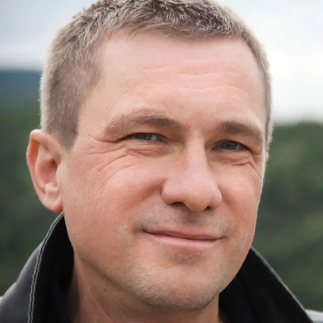 Lässt Oberstaatsanwalt Röder ermitteln: Krimiautor Markus Guthmann | Foto: Jochen Mast/gratis