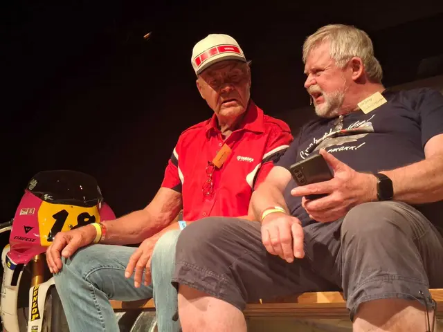 Der zweifache Weltmeister Dieter Braun (links) im Gespräch mit Wolfgang Schellenberger | Foto: Marcel Uhlmann