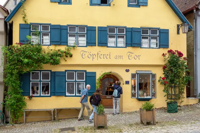 Klopfen hilft nicht. Laden geschlossen. | Foto: Gerhard Öfner