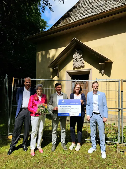 Bei der Fördermittelübergabe: Andreas Huber (v. l. n. r.), Karin Kolb, Manuel Steinbrenner, Barbara Schommer (DSD) und Christian Trump (Glücksspirale) | Foto: Stadt KL/gratis