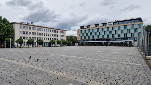 Am Samstagabend kam es im Bereich des Stiftsplatzes in Kaiserslautern zu einer Auseinandersetzung mit mehreren Beteiligten | Foto: Ralf Vester