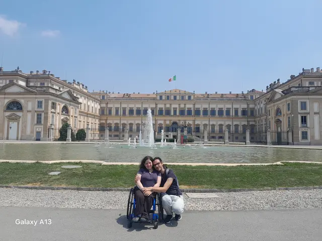Stephan und Irene vor der Villa Reale, kurz vor einer Hausbesichtigung | Foto: Stephan Alberti-Riedl