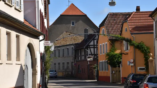 Die Gäste der Godramsteiner Weinkerwe dürfen sich auf ein umfangreiches Kerwe-Angebot freuen. | Foto: Stadt Landau
