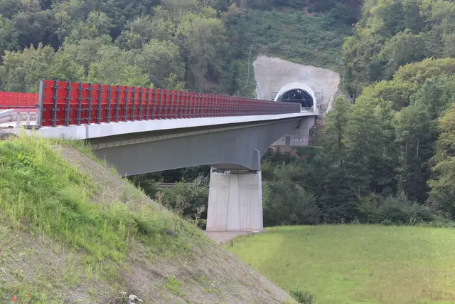 Nach acht Jahren Bauzeit feiert die Region einen wichtigen Meilenstein | Foto: LBM Kaiserslautern
