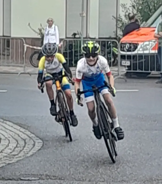 Felix Bierling vom RVB in Front kurz vor der Prämienrunden-Durchfahrt | Foto: |HSchäffer
